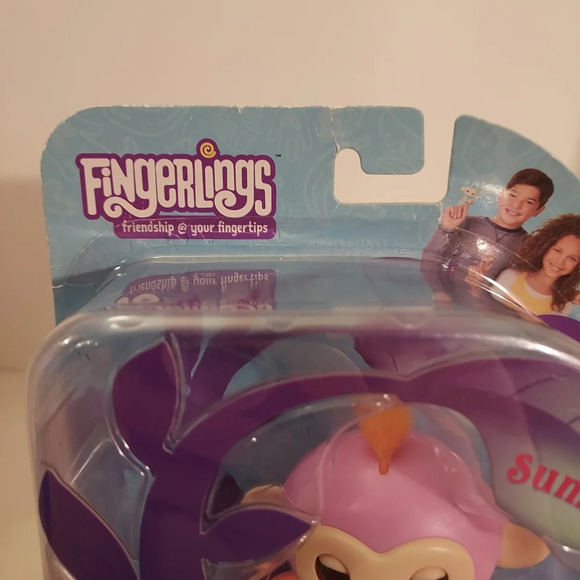WowWee Fingerlings Adorable Baby Monkey Summer - Still in Packaging - Picture 2 of 10